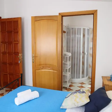 Benny Guest house